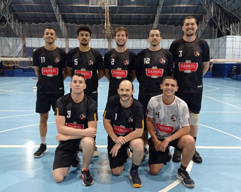 Bodão e Amigas do Vôlei vencem na abertura do Municipal de Voleibol