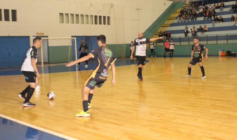 Coresul vence Mercedes e se aproxima da classificação no Troféu Difusora