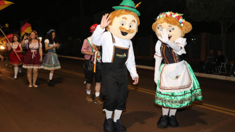 Três casais concorrem ao título de Casal Fritz e Frida 2024