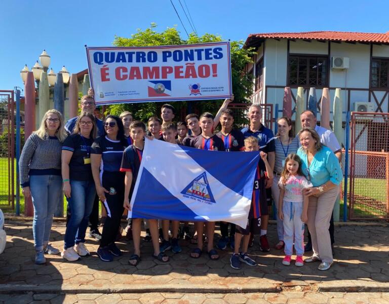 Sub-14 de voleibol masculino de Quatro Pontes é campeão da fase regional dos 69º JEPs