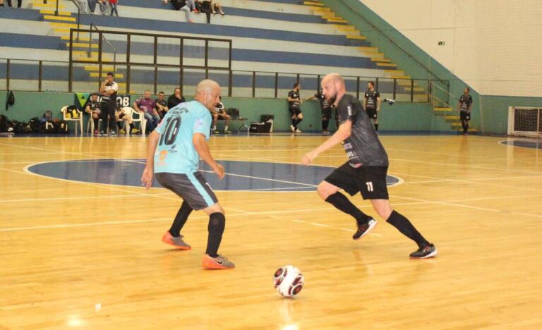 Rafinha Muller comanda virada e Coresul Tintas vence a primeira no Troféu Difusora