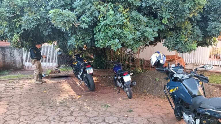 Polícia interrompe algazarra com motocicletas às margens de rodovia