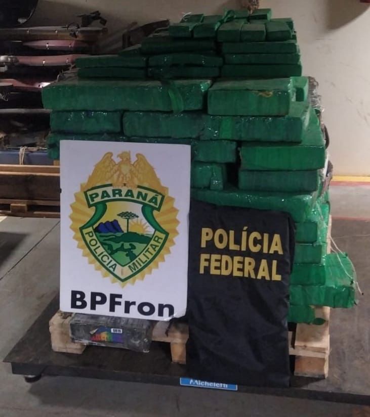 BPFron e Polícia Federal apreendem 741 quilos de maconha