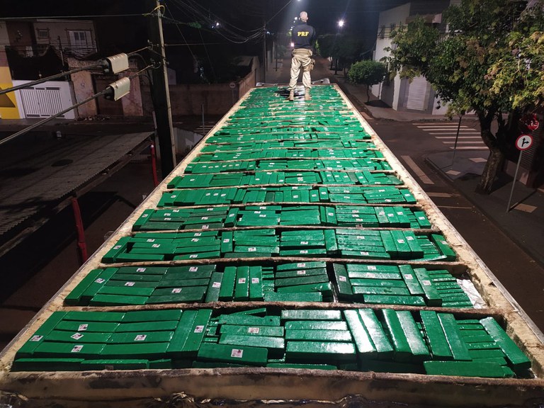 PRF apreende mais de três toneladas de maconha em menos de 24 horas