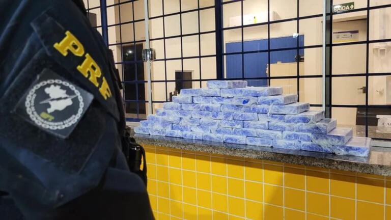 Casal de paraguaios é preso em Guaíra com 53 quilos de cloridrato de cocaína