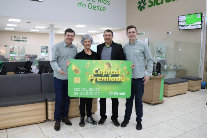 Dois associados do Sicredi em Entre Rios do Oeste ganham R$10 mil na campanha Capital Social Premiado