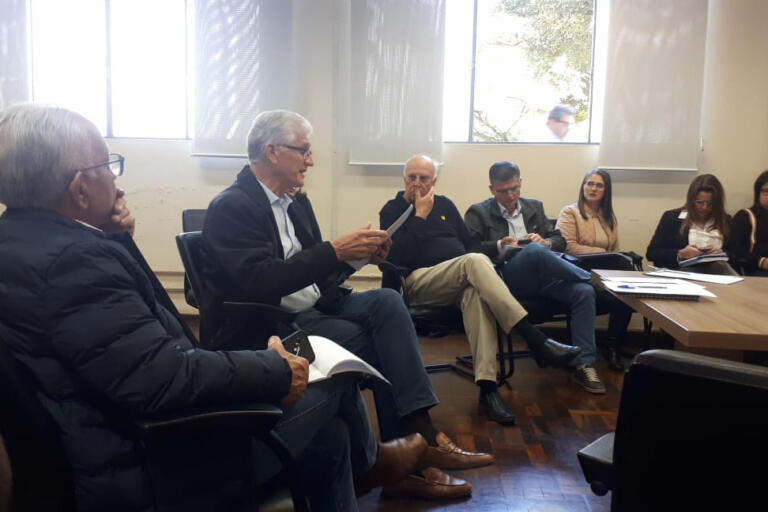 Conselho de sanidade agropecuária alerta sobre cuidados para a gripe aviária