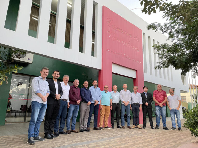 Após 49 anos, vereadores fazem última sessão ordinária na atual sede do Legislativo