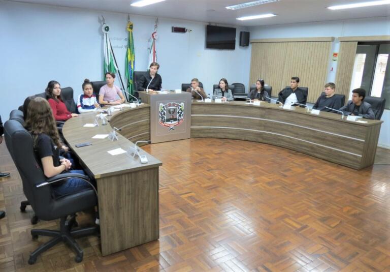 Sessão conclui legislatura 2022-2023 da Câmara Jovem de Marechal Rondon