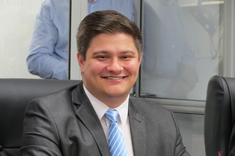 Arion Nasihgil cobra majoração do adicional de insalubridade pago aos servidores municipais