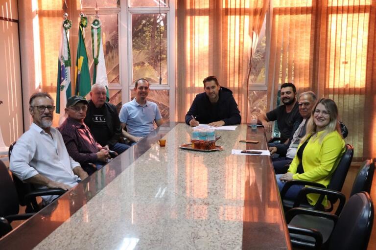 Prefeitura firma acordo de cooperação com a Apioeste