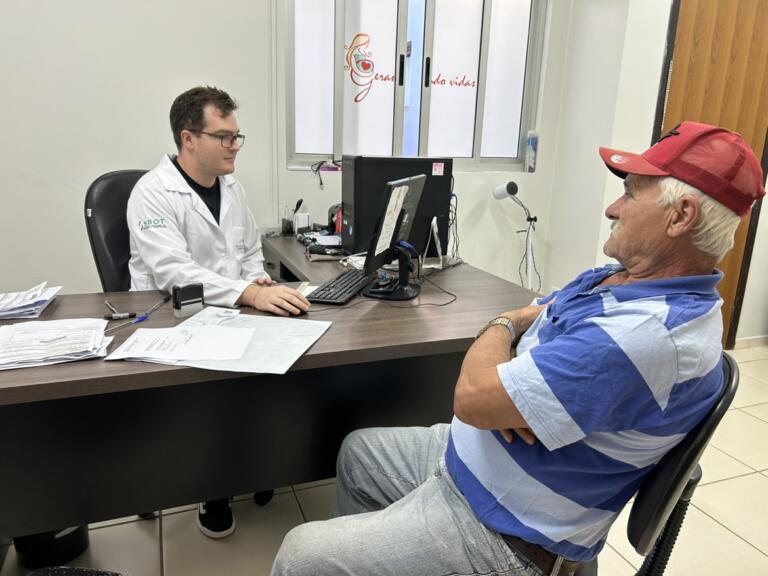 Mercedes passa a disponibilizar atendimento com ortopedista no Centro de Saúde