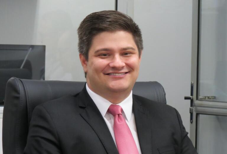 Arion Nasihgil aciona DER-PR para melhorias na sinalização da rodovia Marechal-Iguiporã