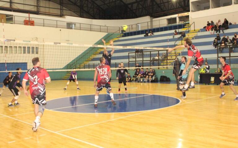 Duck Quakes e Bodão decidirão o título do Municipal de Voleibol Masculino