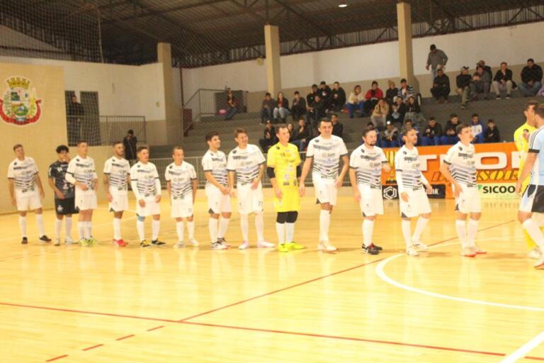 Virada fora de casa deixa Brilha Inox mais perto da semifinal do Troféu Difusora