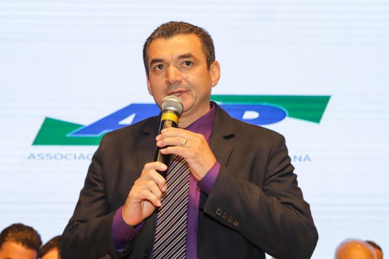 Piso da enfermagem gerará impacto de R$ 72 milhões por ano às prefeituras do Paraná”, informa AMP