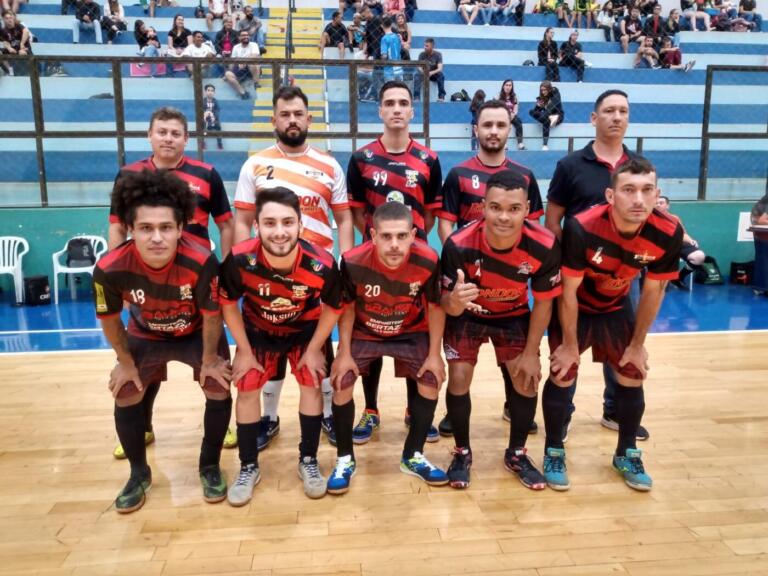 Amigos do Nei e Vikings vencem na abertura do Municipal de Futsal