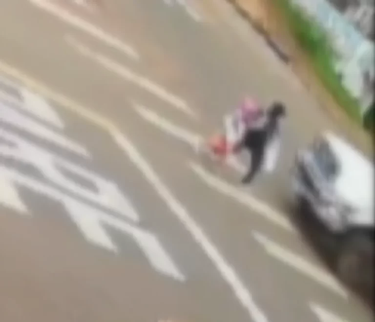 Criança é atropelada por caminhonete na faixa de pedestres em Cascavel