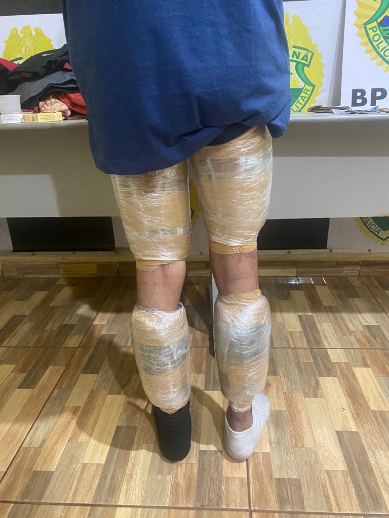 Homem que transportava haxixe junto ao corpo é preso em flagrante na rodoviária de Guaíra