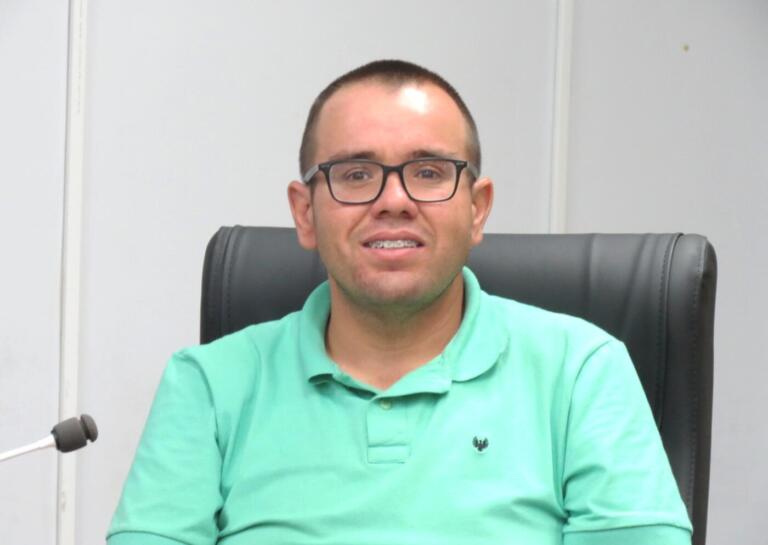 Gordinho do Suco cobra melhoria no serviço de recolha de lixo orgânico em Marechal Rondon