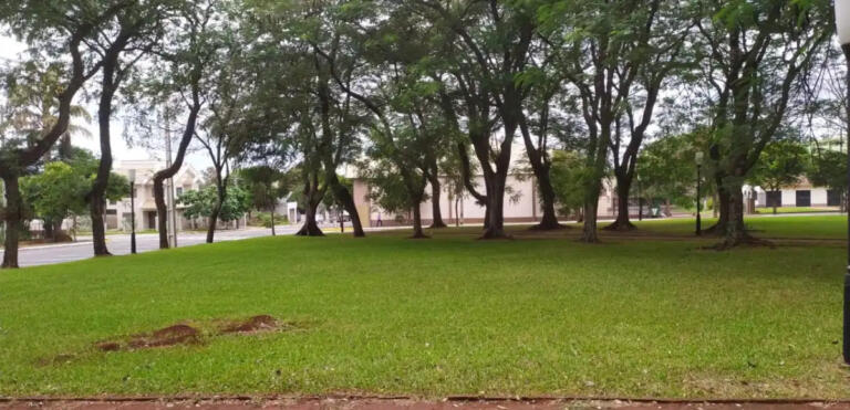 Suko propõe construção de quadras de areia e poliesportivas em praças de Marechal Rondon