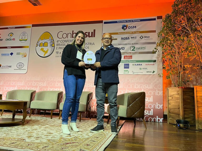 O Presente Rural recebe reconhecimento na 4ª Conbrasul Ovos pela sua contribuição ao setor avícola