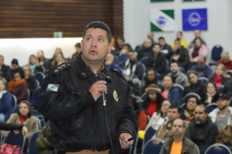 Professores, pedagogos e funcionários fazem simulado de segurança nas escolas do Paraná