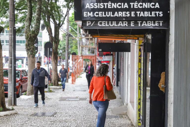 Paraná cria 44,6 mil empresas em 2023 e tem a cidade mais rápida do Brasil para gerar negócios