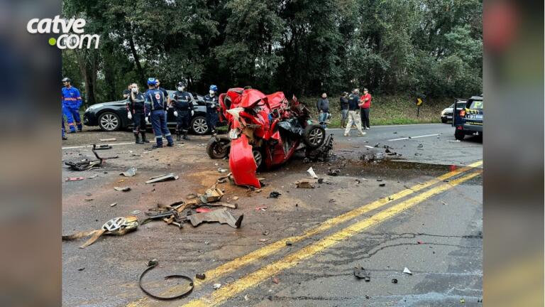 Acidente na BR-277 deixa dois mortos e um ferido