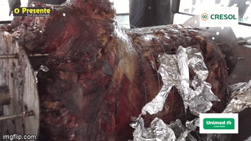 Um dos melhores momentos deste domingo: assadores revelam segredos para um boi no rolete saboroso