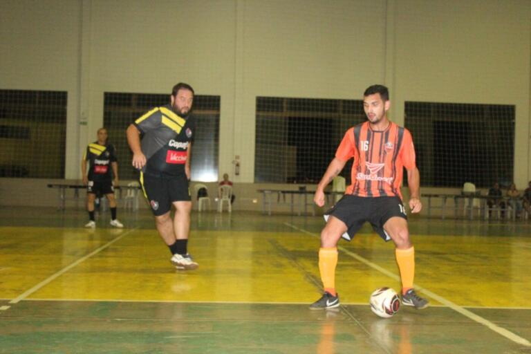 Loja Rondon e ADM empatam em duelo movimentado no Interno da AACC; UIS lidera a chave