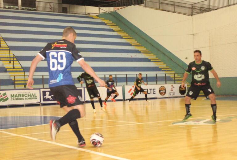 Oeste e Design Pinturas vencem a segunda no Municipal de Futsal