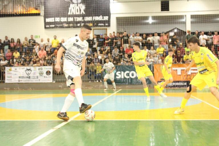 Dupla Gefinho e Fefi resolve, e Brilha Inox avança à final inédita do Troféu Difusora