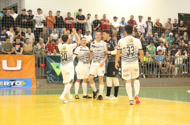 Brilha Inox e Quatro Pontes iniciam decisão do Troféu Difusora nesta quarta-feira