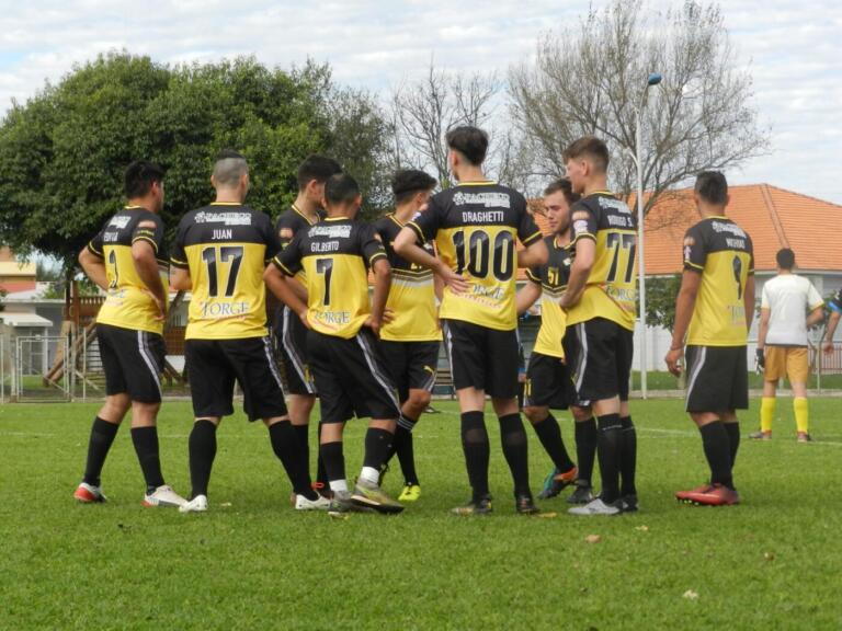 Municipal de Futebol de Entre Rios tem sequência neste sábado com dois jogos