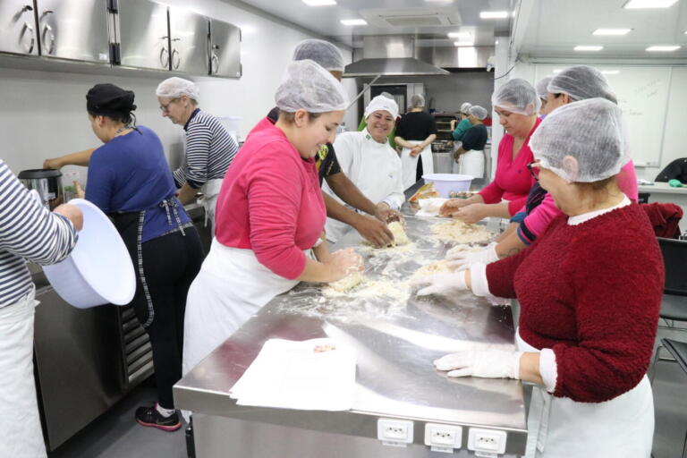 Unidade Móvel do Senac se despede de Pato Bragado; diversos cursos gratuitos foram ofertados à população