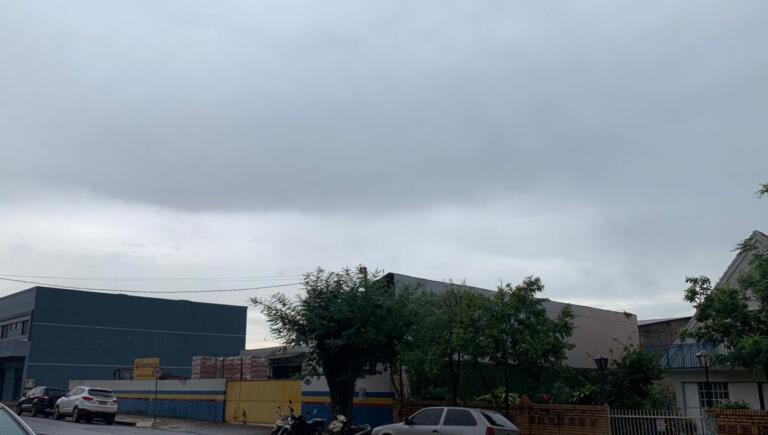 Defesa Civil emite alerta para chuvas intensas, raios e vendaval no Oeste do Paraná