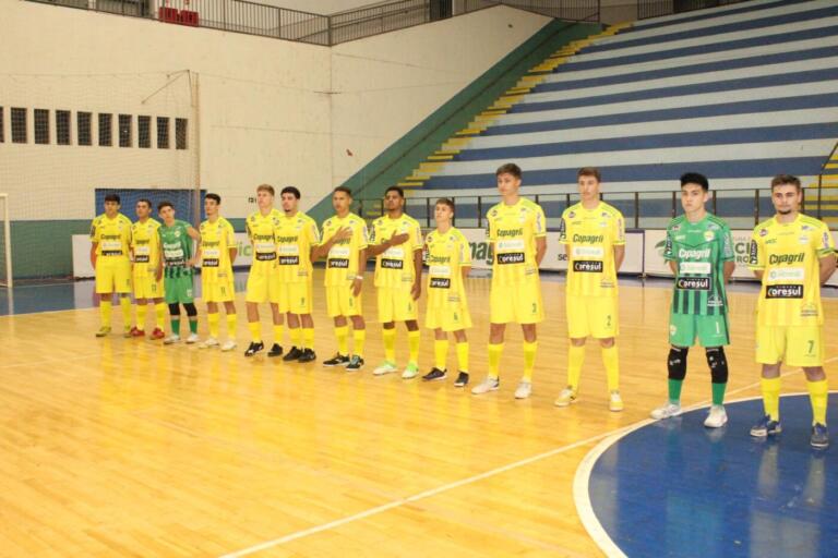 AACC 3 em 1: sub-20 joga hoje, feminino fica em 2º na Ouro e interno define semifinais