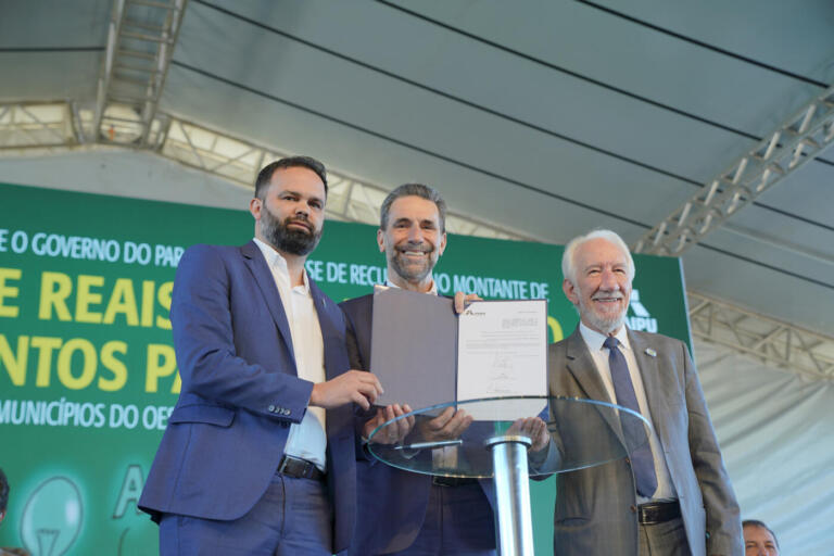 Parceria entre Estado e Itaipu vai permitir renovação de mobiliário de 286 escolas