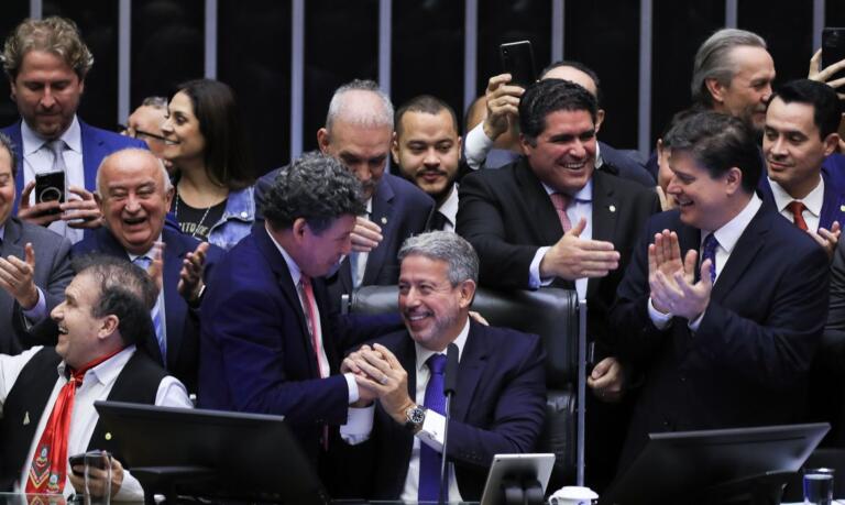 Bancada do Paraná: veja como cada deputado federal votou a PEC da reforma tributária