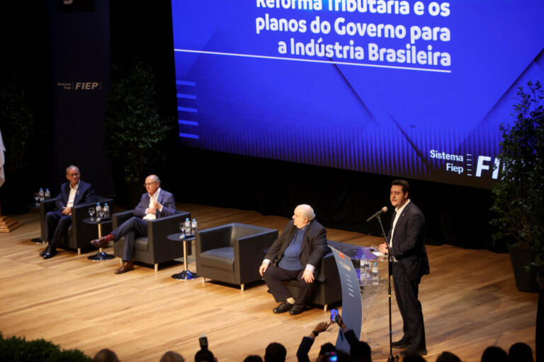 Em evento da Fiep, governador defende reforma tributária justa para Estados do Sul e Sudeste