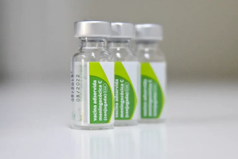 Toledo e Quatro Pontes intensificam vacinação contra meningite após 4 casos confirmados de variante meningocócica