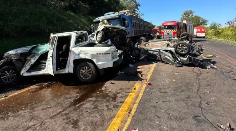 Motorista de caminhão que causou acidente com 5 mortes paga fiança de R$ 10 mil e responderá em liberdade
