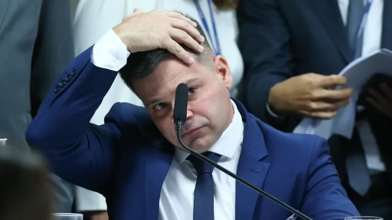 Ex-diretor da PRF é preso em operação que investiga interferência no 2º turno das eleições