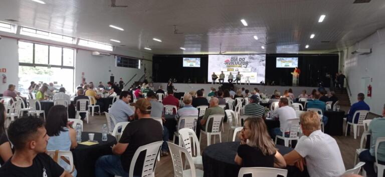 Acompanhe ao vivo 3º Dia do Avicultor O Presente Rural