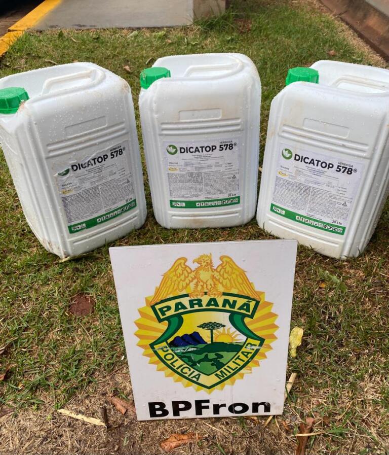BPFron apreende galões de herbicida contrabandeados em Guaíra