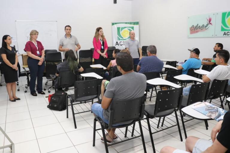 Secretaria de Indústria e Comércio promove abertura do Curso de Eletricista de Instalações Prediais