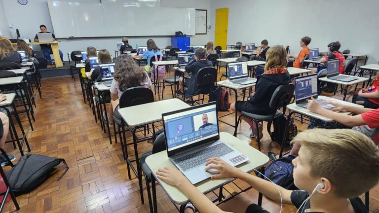 Programa Bilíngue do Colégio Martin Luther promove intercâmbio virtual