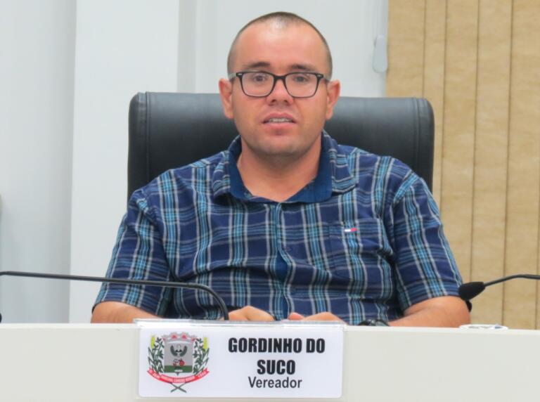 Gordinho do Suco cobra investimentos urgentes nos banheiros do Lago Municipal