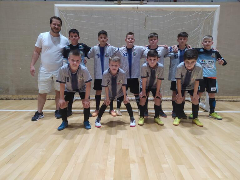 Sub-09 e sub-11 de Pato Bragado vencem Entre Rios do Oeste pela 4ª Copa Amizade de Futsal